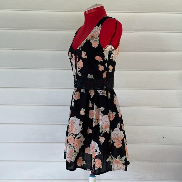 TOPSHOP Black Lace Floral Mini Dress Sz 6 - Picture 5 of 11